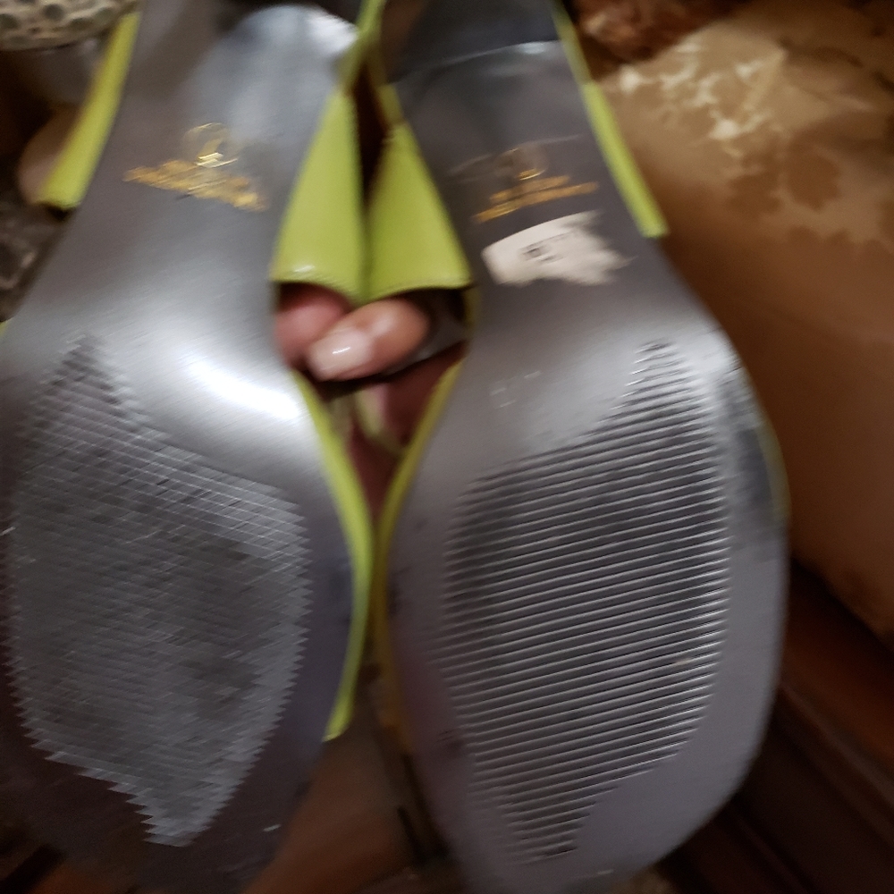 Heels - Picture 3 of 6